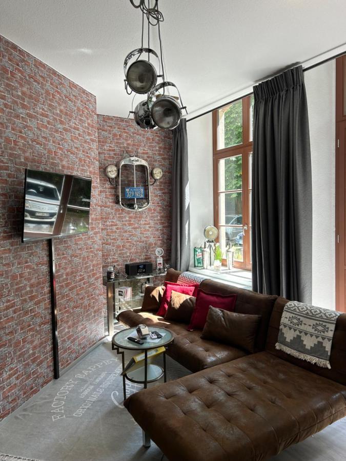 Ruhige Wohnung Im Fabrikstil In Chemnitz Exteriör bild